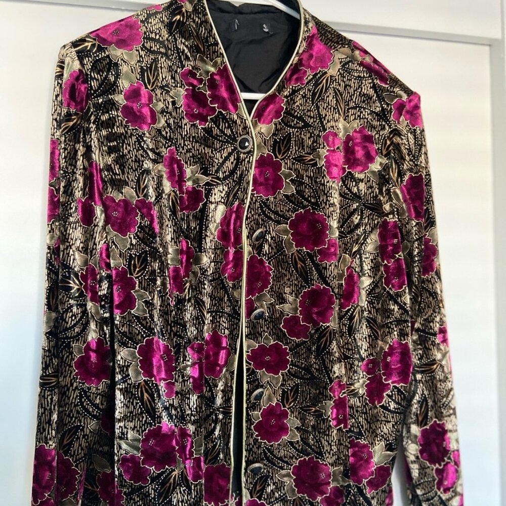 Velvet Floral Blazer Jacket – Gold Trim, Faceted Buttons, Shoulder Pads – No Tag